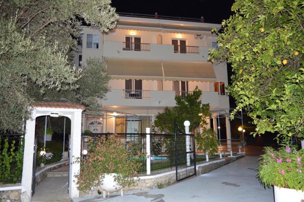 Margarita Apartments Никиана Экстерьер фото